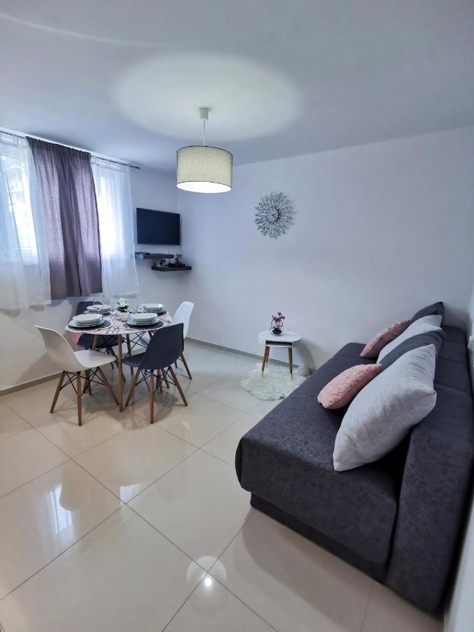 Apartment P&M Pula Exterior photo
